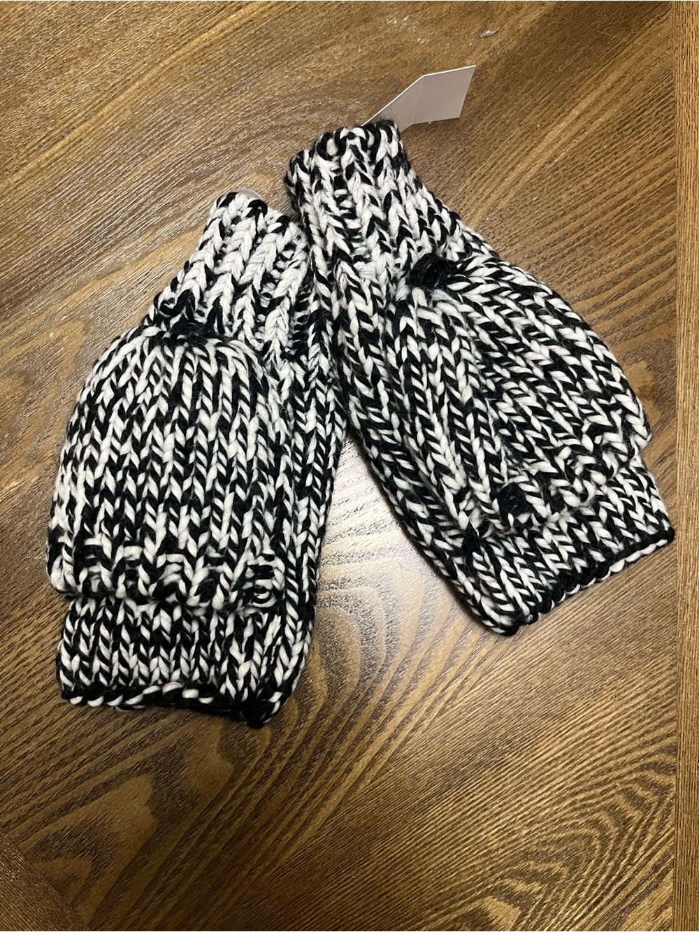 Accent Item with LOFT Tag